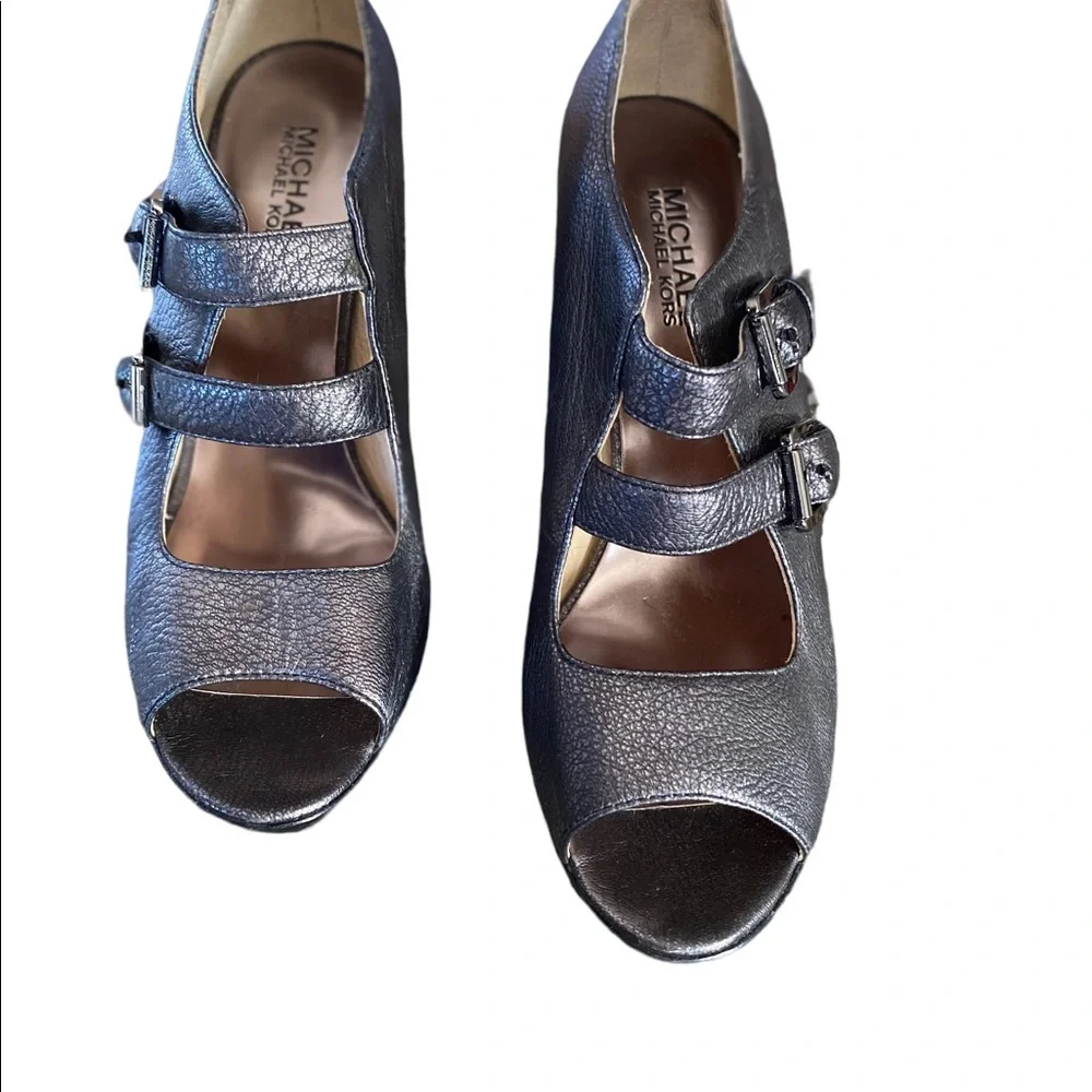 Michael Kors silver/pewter open toe 4 1/2 inch stilettos. Size 9 M like new! - Picture 3 of 11